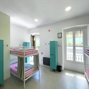 Downtown River Hostel San Sebastian